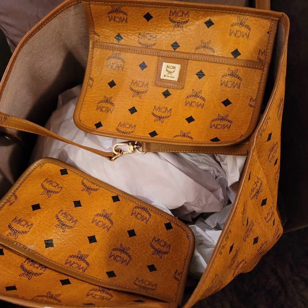 Authentic MCM large tote - Picture 4 of 12